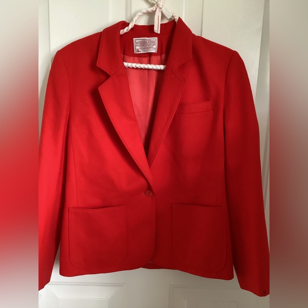 Pendleton 100% Virgin Wool made in the USA RED Blazer SZ 6